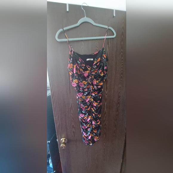 Clothes - Picture 5 of 13